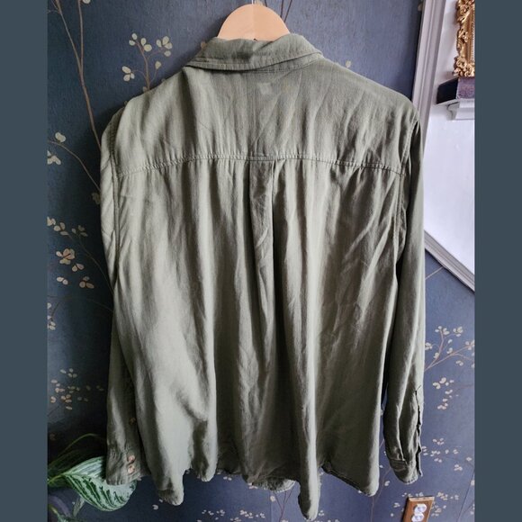 Buttoned Shirt by Torrid, green, size 3 - Picture 2 of 5